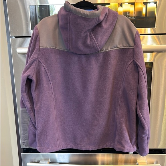 Free Country Purple Ski & Snow Jacket with Hood and Two-Tone Design - Picture 7 of 8